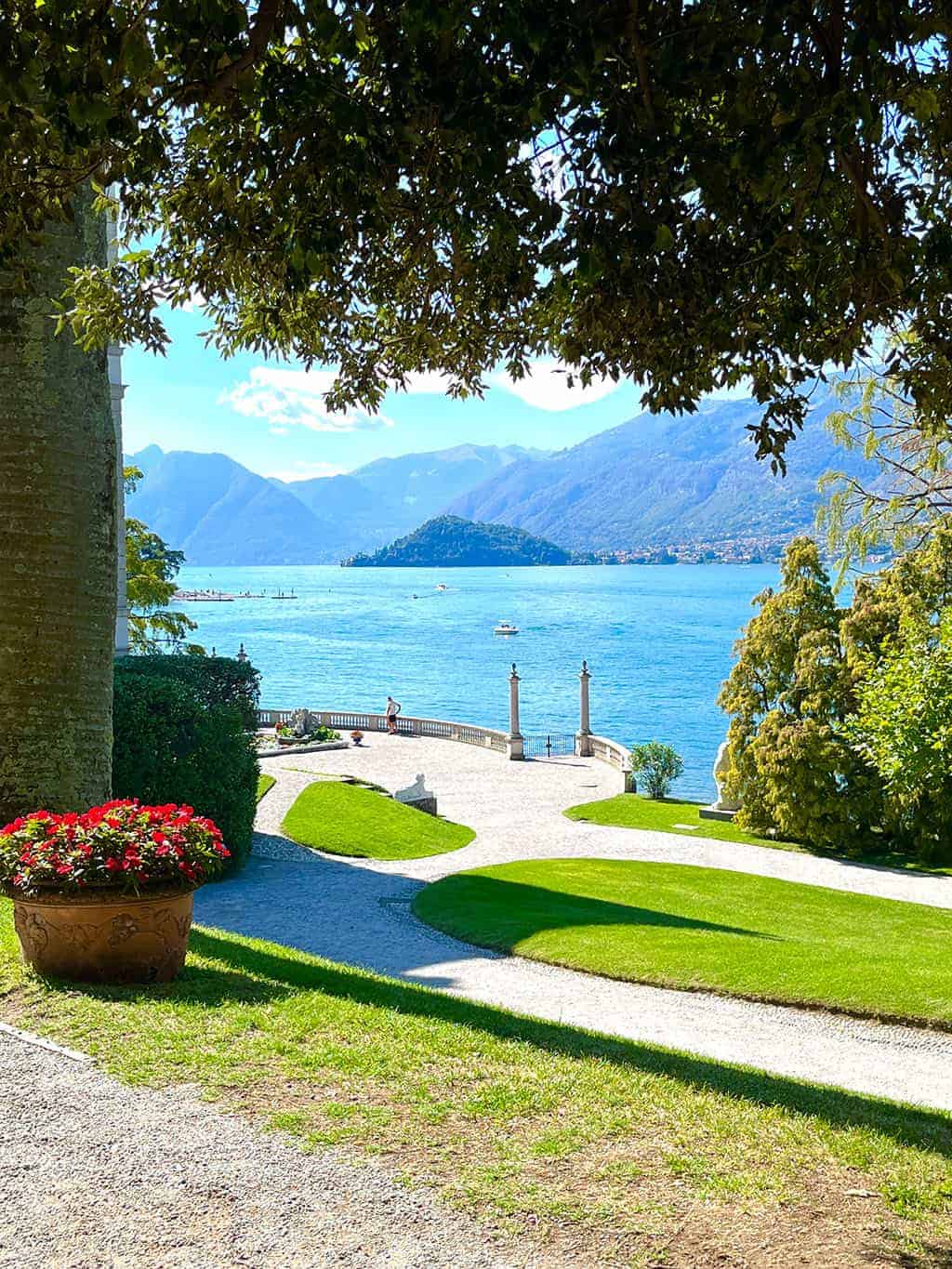 Giardini di Villa Melzi Bellagio, Lake Como Italy is a gorgeous postcard-like destination – a must-see. I'm breaking down all the details for a 2 day visit. 