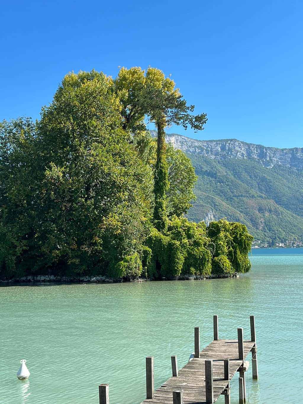 Day trip to Annecy France - Cobblestone streets, colorful architecture, and a stunning crystal blue lake - Lake Annecy