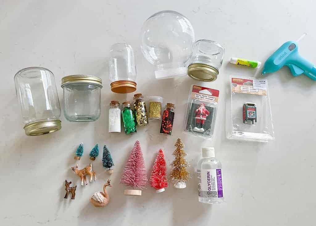 HOW TO MAKE CUTE AND EASY DIY HOLIDAY SNOW GLOBES, Oh So Lovely Blog