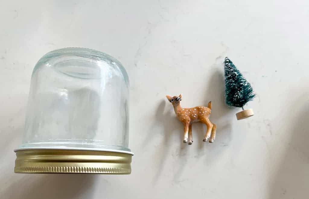 HOW TO MAKE CUTE AND EASY DIY HOLIDAY SNOW GLOBES, Oh So Lovely Blog