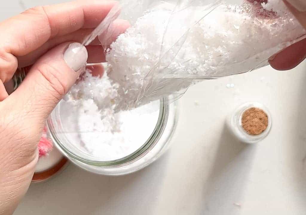 HOW TO MAKE CUTE AND EASY DIY HOLIDAY SNOW GLOBES, Oh So Lovely Blog