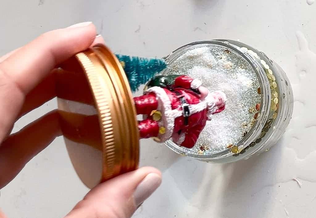 HOW TO MAKE CUTE AND EASY DIY HOLIDAY SNOW GLOBES, Oh So Lovely Blog