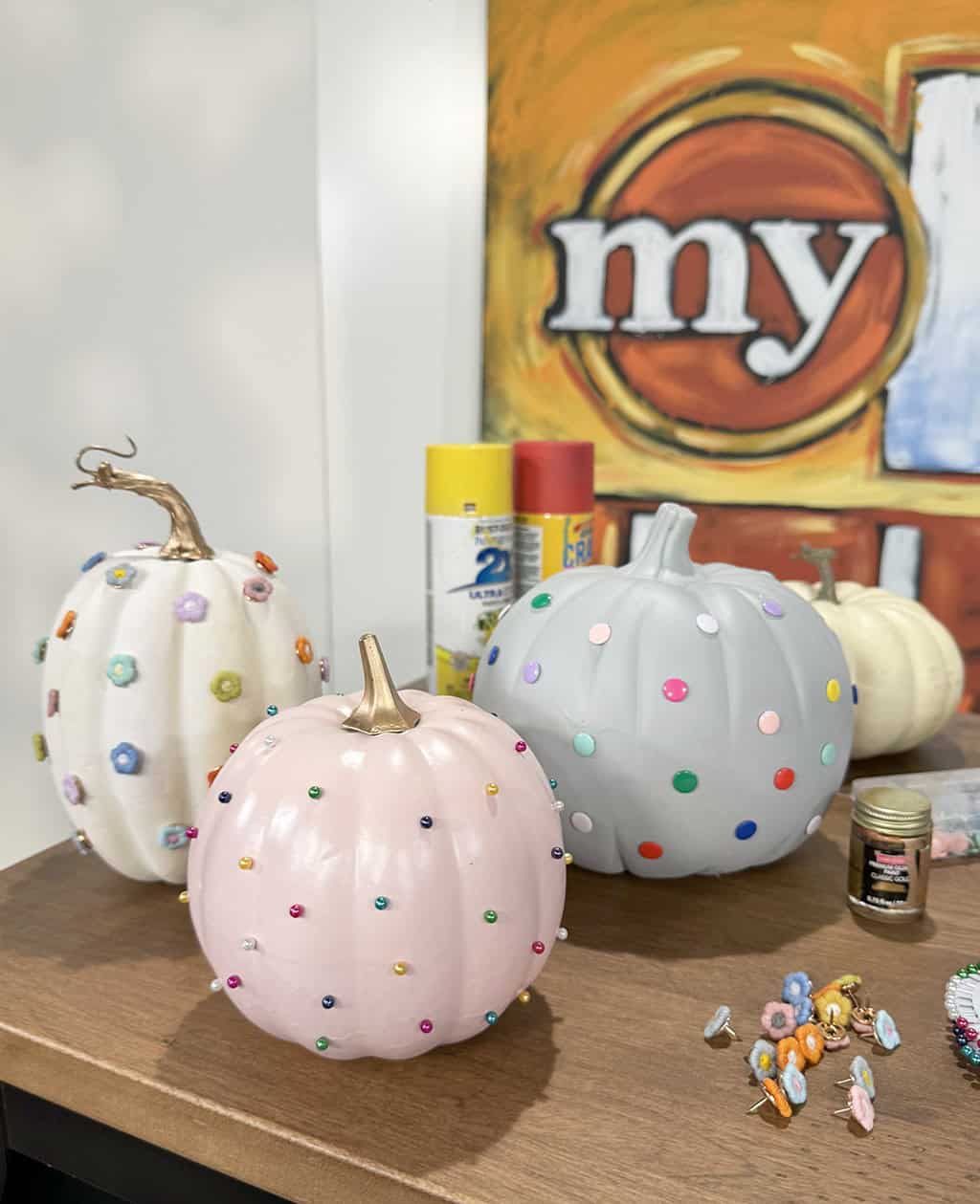 HOW TO MAKE CUTE &#038; EASY THUMB TACK PUMPKINS, Oh So Lovely Blog