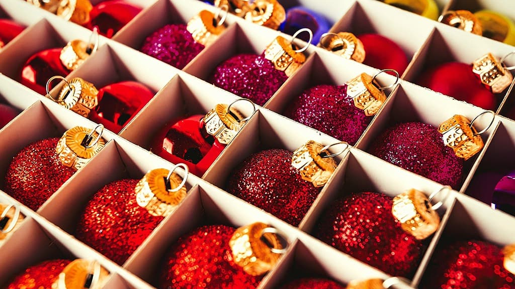 December 2024 Wallpapers – 79 Free Phone &amp; Desktop Calendars (+ Hanukkah &amp; Kwanzaa Options), Oh So Lovely Blog