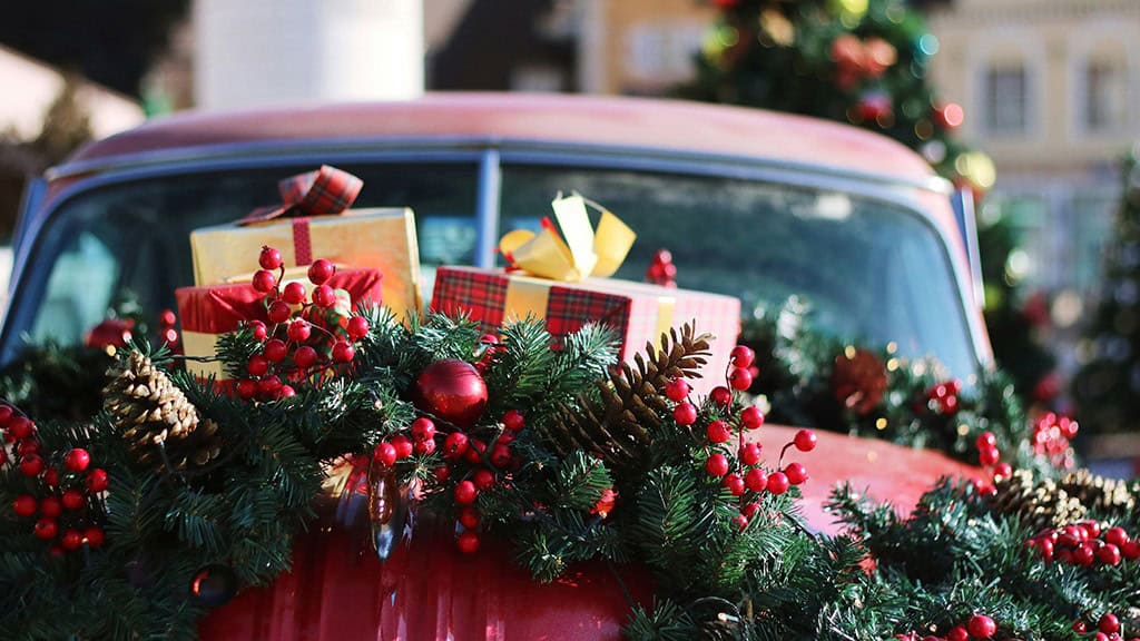 December 2024 Wallpapers – 79 Free Phone &amp; Desktop Calendars (+ Hanukkah &amp; Kwanzaa Options), Oh So Lovely Blog