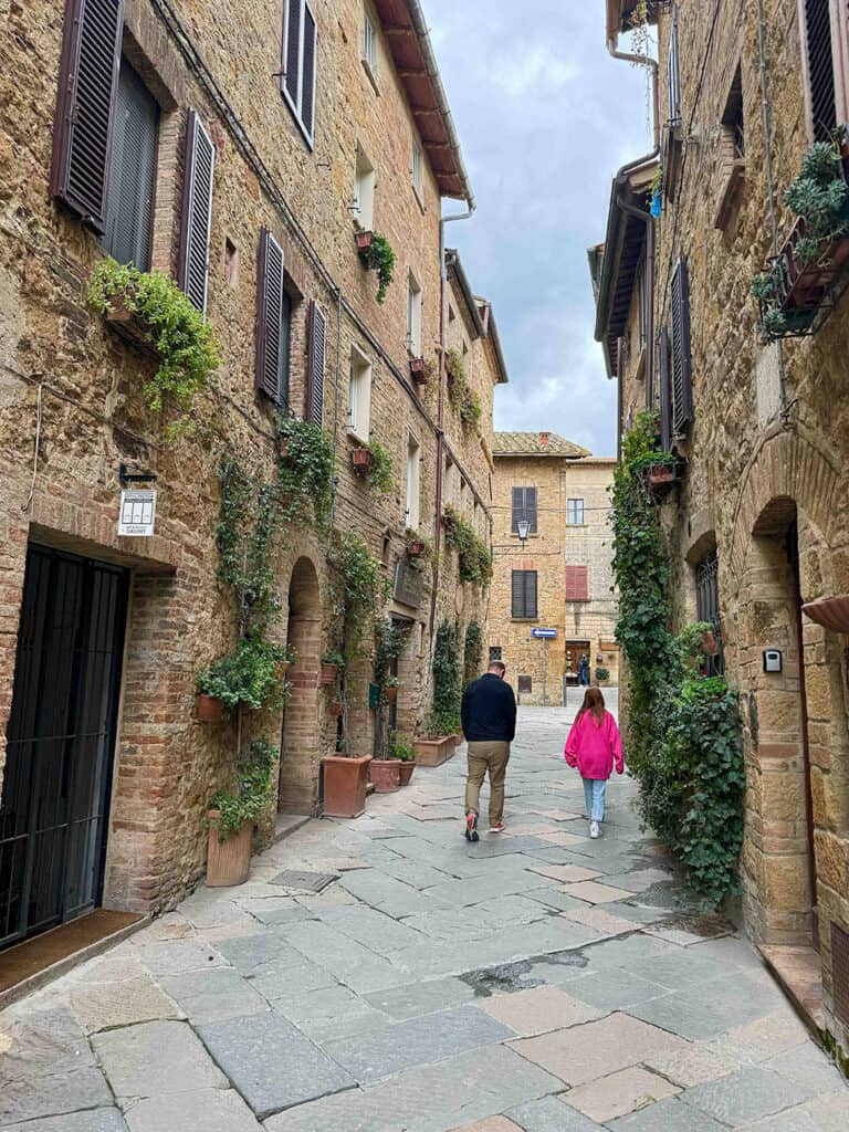 Travel Hacking – Learn How We Travel The World For (Nearly) FREE, Oh So Lovely Blog