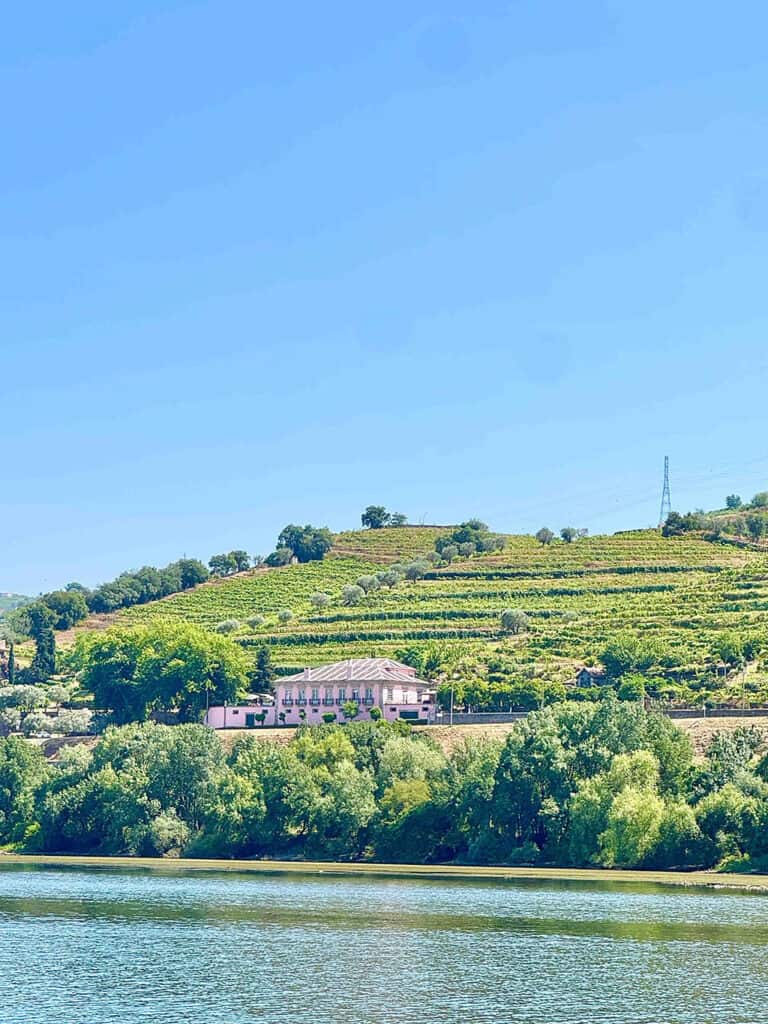 Travel Hacking – Learn How We Travel The World For (Nearly) FREE, Oh So Lovely Blog