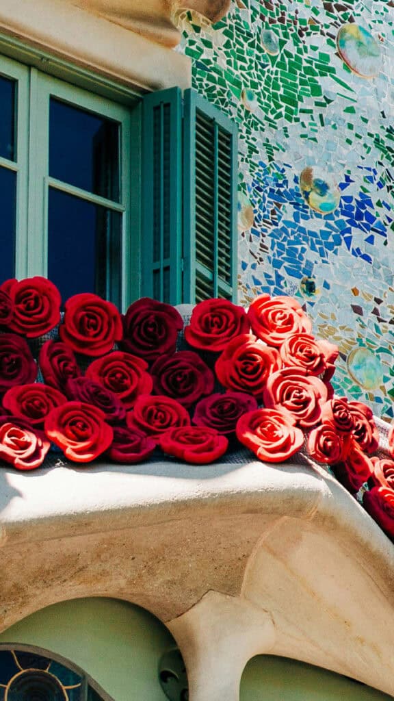 April 2025 Wallpapers – 40 Free Phone &#038; Desktop Calendars!, Oh So Lovely Blog