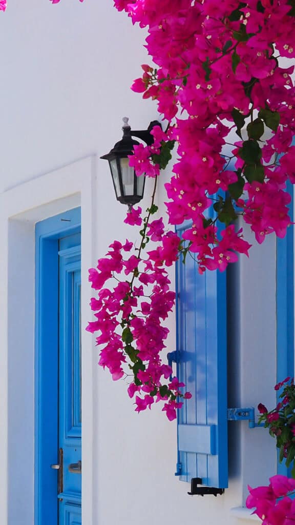April 2025 Wallpapers – 40 Free Phone &#038; Desktop Calendars!, Oh So Lovely Blog