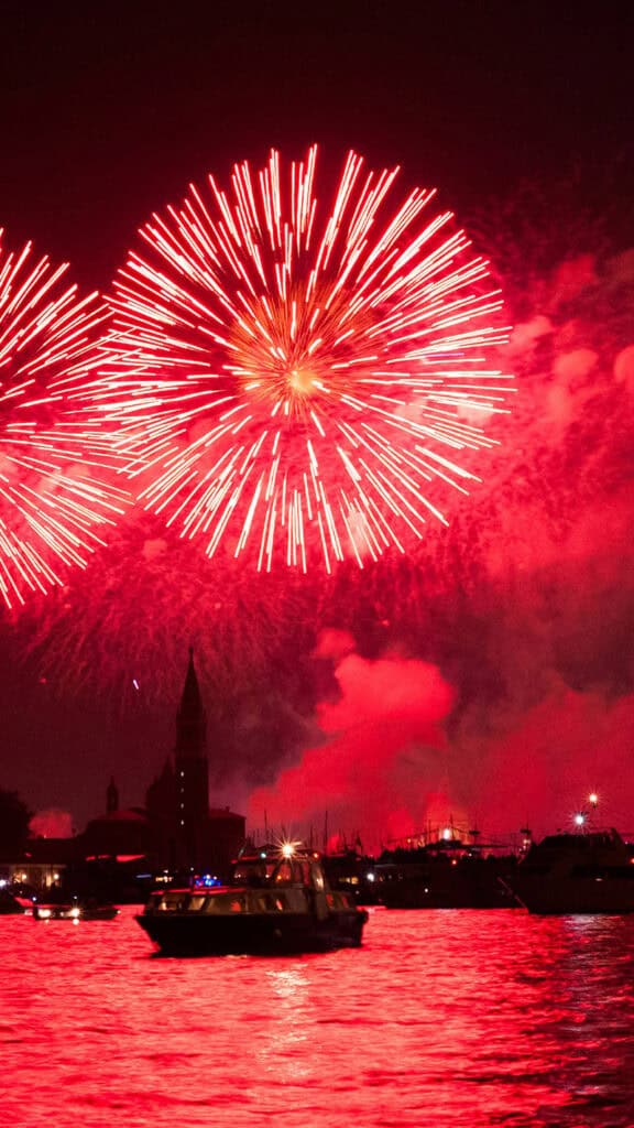 July 2025 Wallpapers – 50 Free Phone &amp; Desktop Calendars + Disability Pride, Oh So Lovely Blog
