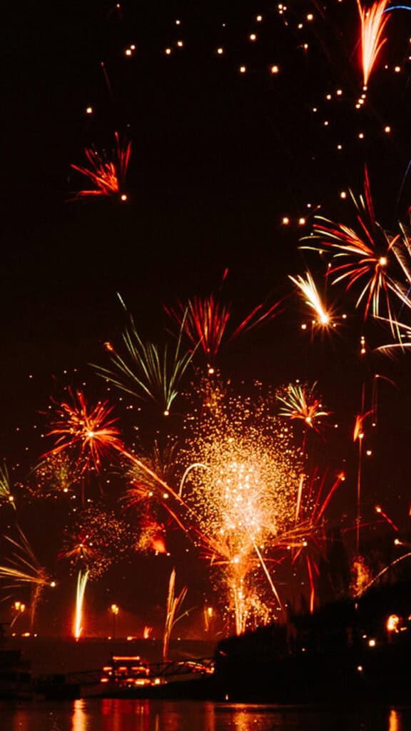 July 2025 Wallpapers – 50 Free Phone &amp; Desktop Calendars + Disability Pride, Oh So Lovely Blog