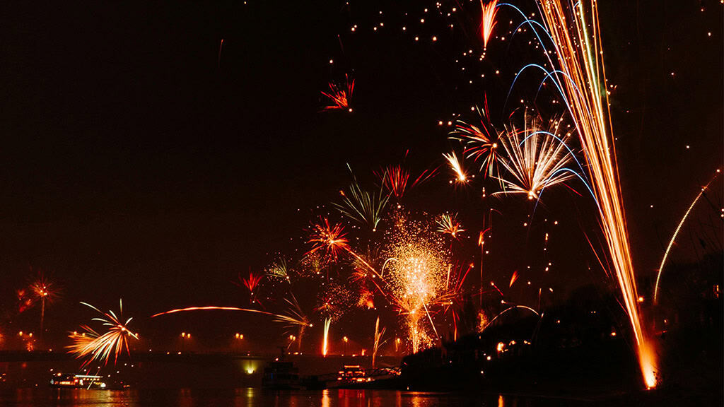 July 2025 Wallpapers – 50 Free Phone &amp; Desktop Calendars + Disability Pride, Oh So Lovely Blog